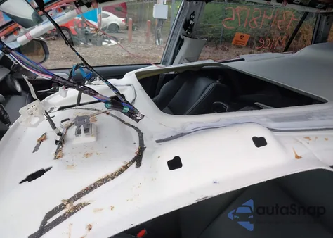 2017 Toyota Rav4 Limited z USA, uszkodzony, nr VIN 2T3DFREV6HW668126